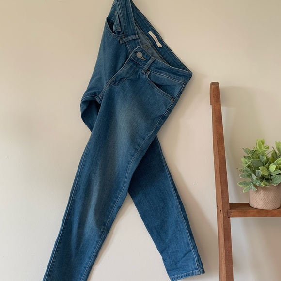 Levi’s 711 Skinny Med Blue - Picture 1 of 4
